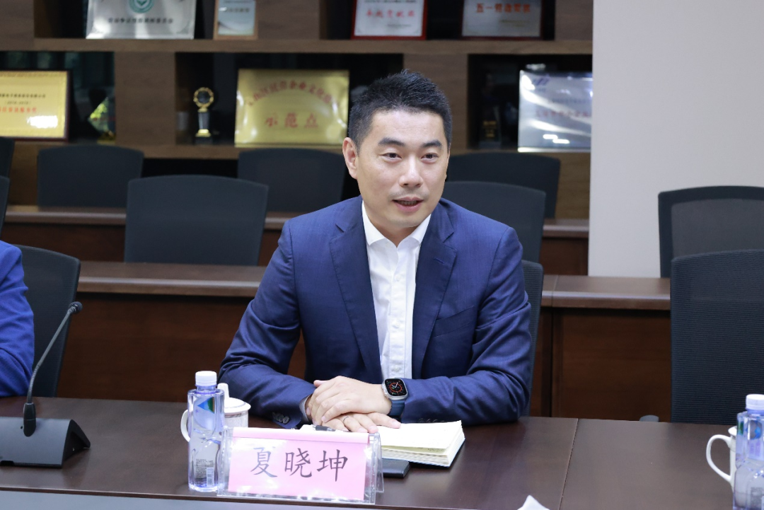 红,联席总裁夏晓坤,副总裁任竹倩,总裁助理陈杰,百年建筑总经理王森