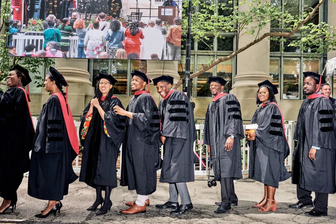 哥大取消毕业典礼,对不起我不接受!