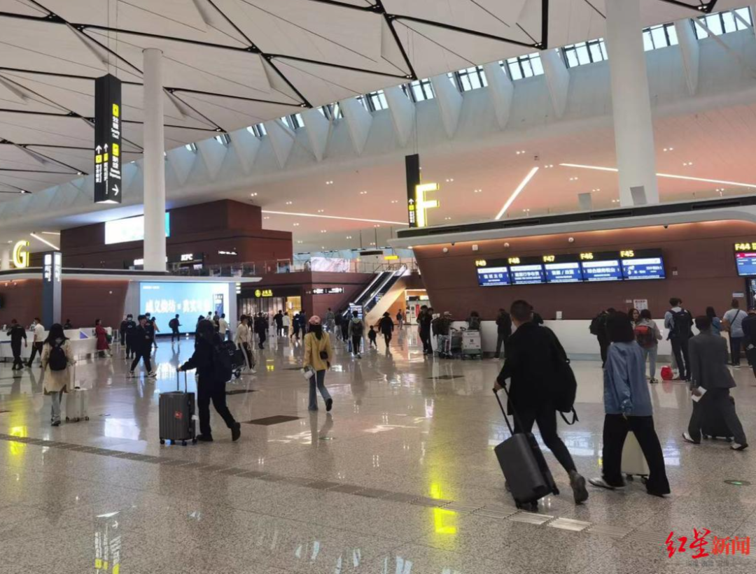 成都天府国际机场成都部分热门航线机票降至两三百元携程数据暇示