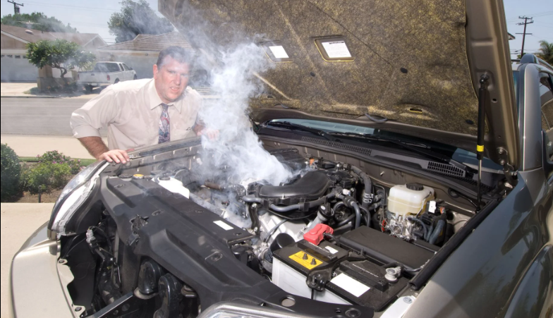 汽车开锅03所以,夏季应经常检查油量油质,并及时添加或更换,及时清洗