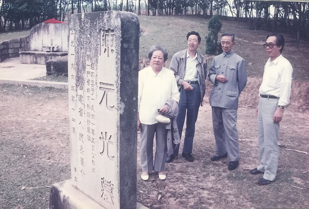 左起：刘慈萍、苏炳堃、韩国磐、杨国桢。