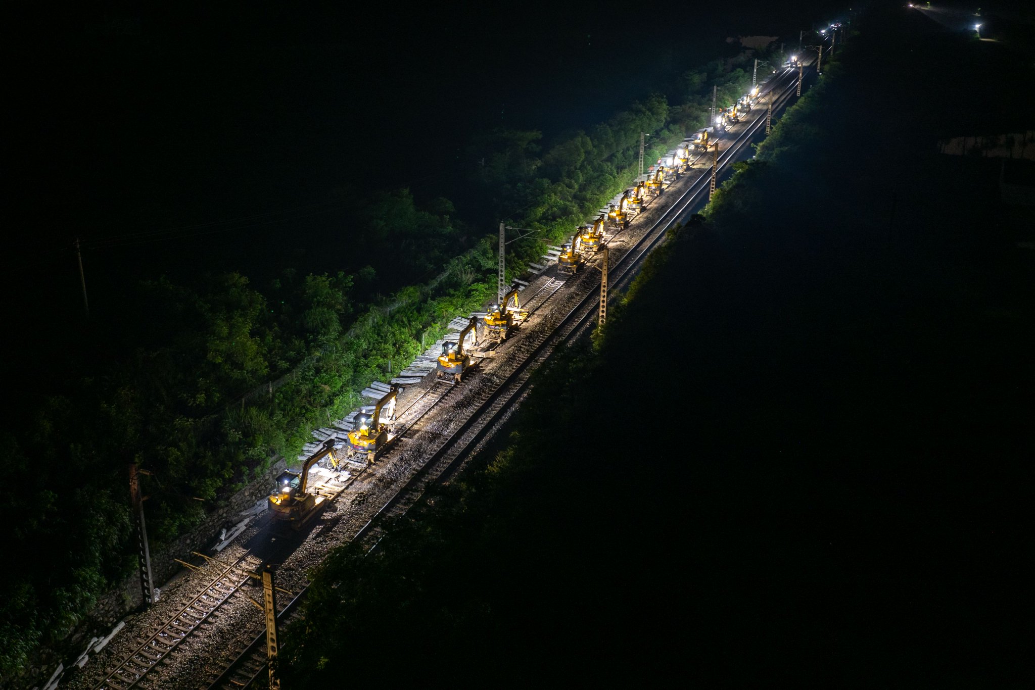 京九铁路江西段启动集中修 首次运用"高铁换轨"模式
