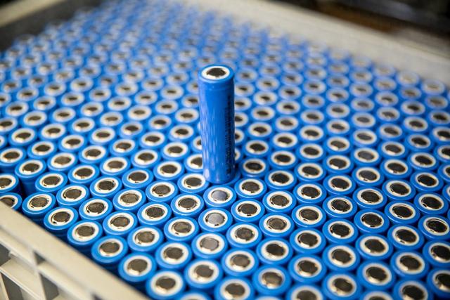 新能源汽车锂电池 视觉中国 资料图