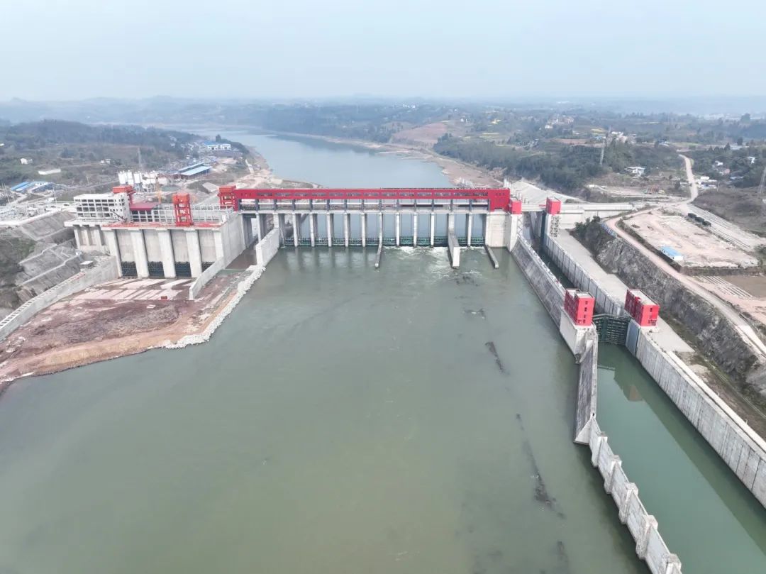 开江至梁平高速公路即将全线通车●嘉陵江利泽航运枢纽工程船闸正式