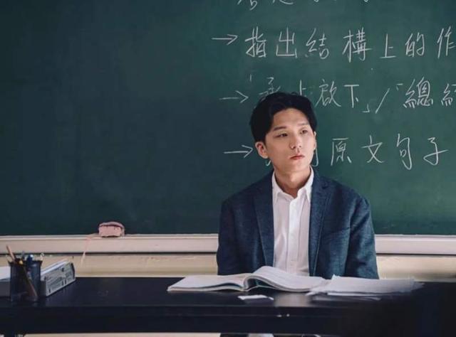 《年少日记》,不只是精英家庭的"鸡娃"悲剧