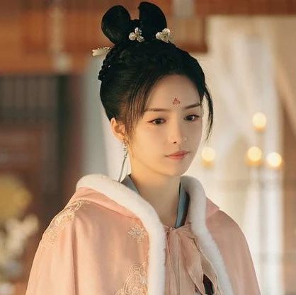 柯颖：短剧《虚颜》出圈之后|丞磊|导演|于正|剧本|剧组_新浪新闻