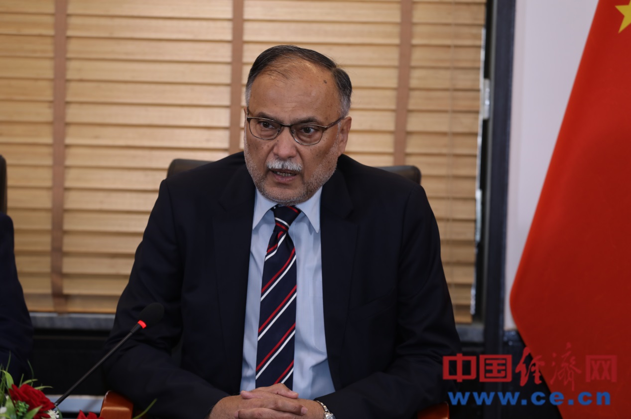 张鹏 摄中巴经济走廊是阿赫桑·伊克巴尔多年来工作的一大重心,他