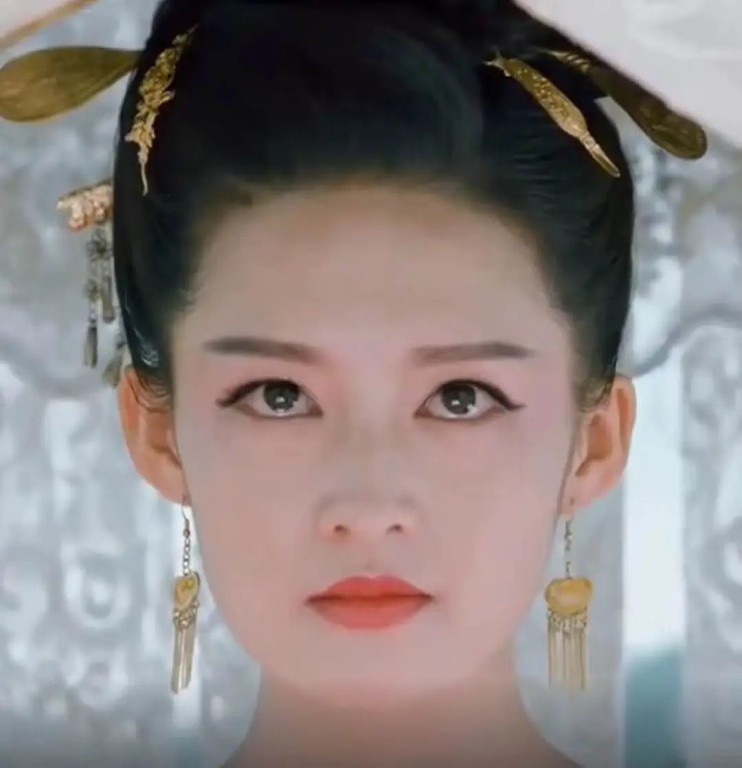 被传是"二十年才出一个的闺门旦"李沁,她在《楚乔传》中饰演的元淳