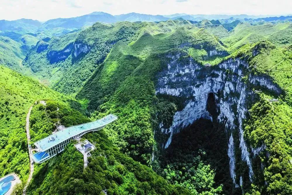 广西百色乐业大石围天坑.乐业县委宣传部供图