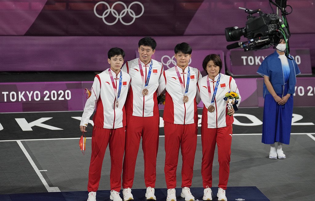 中国三人女篮拿下东京奥运会铜牌.