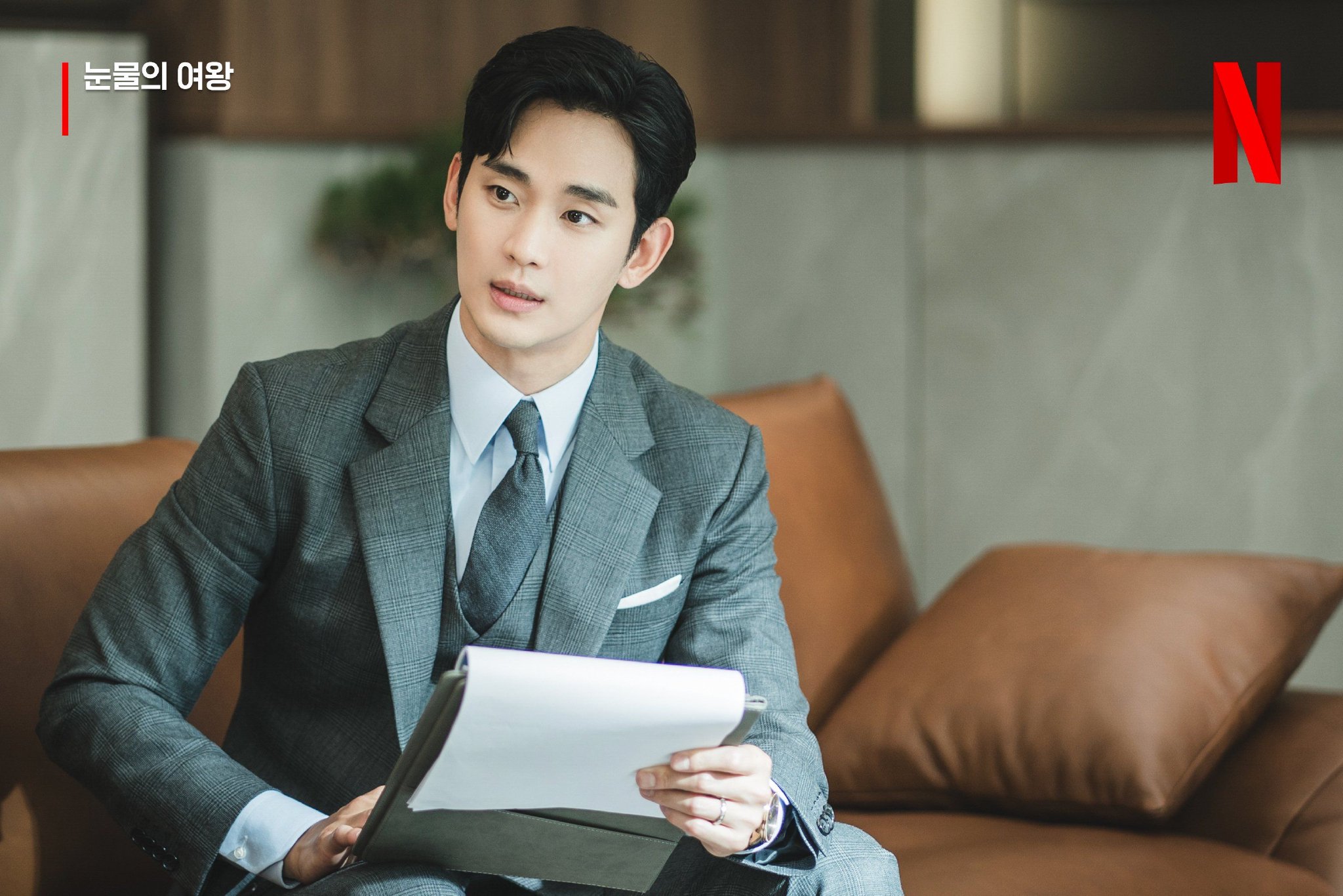 沿着套路,深挖爱情:从《泪之女王》看韩剧变迁 | 编辑部聊天室