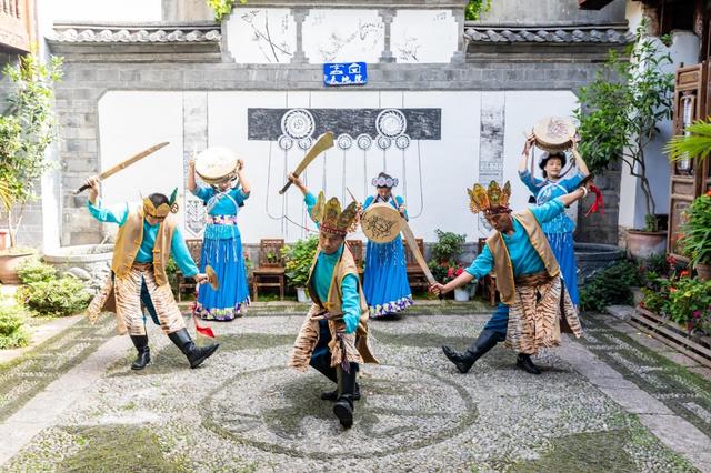 天地院纳西族歌舞表演。丽江古城保护管理局 供图