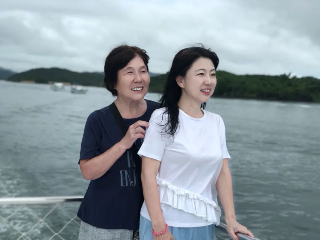 张巍和她的母亲