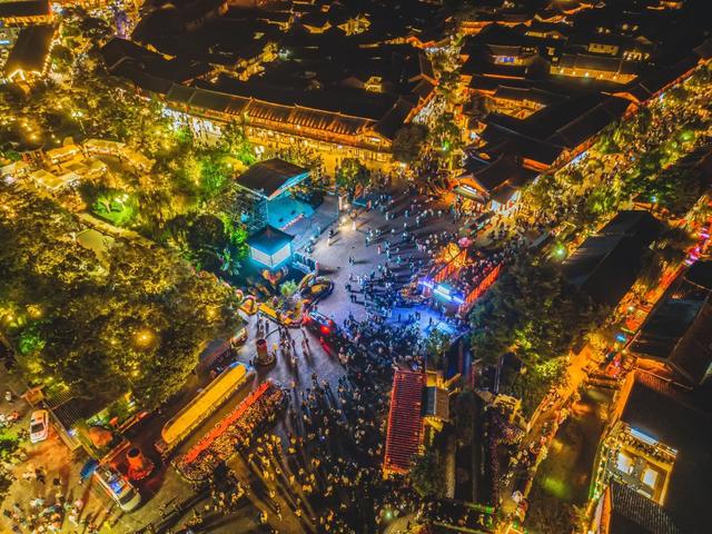 丽江古城夜景.丽江古城保护管理局 供图