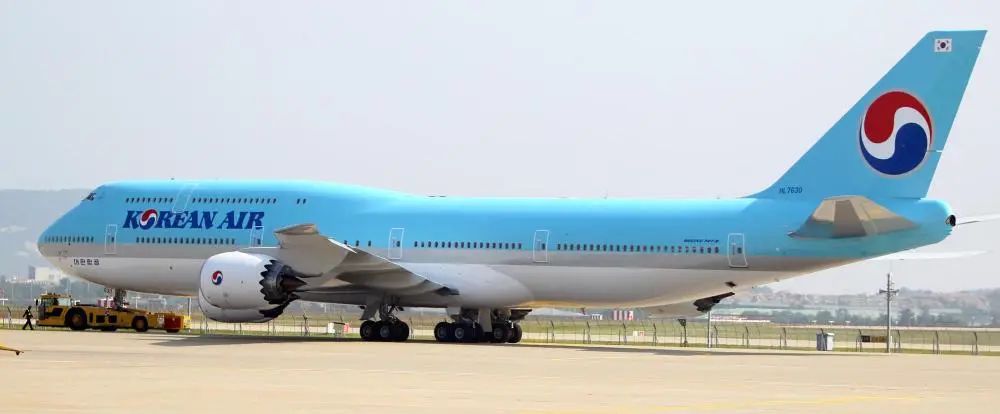 2015年9月1日，大韩航空引进的波音747-8客机停放在韩国仁川国际机场。