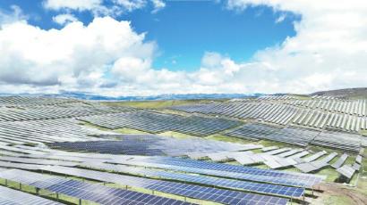 　　国开行四川省分行支持的柯拉光伏电站项目。
