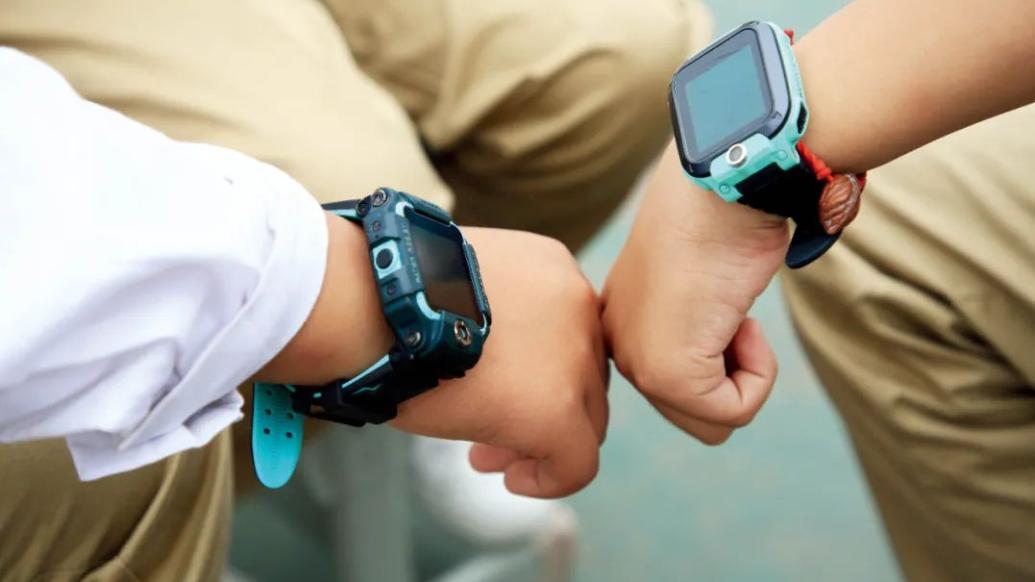 越来越像手机，有多少儿童“困”在智能手表里？
