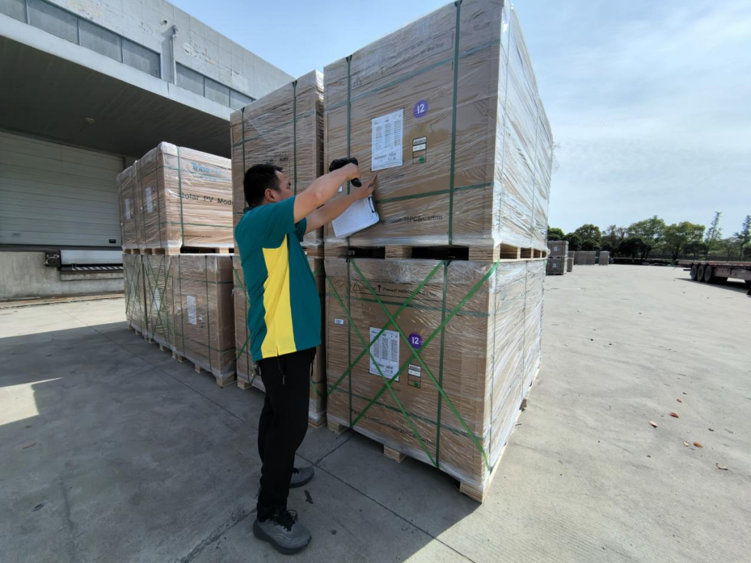 运光伏,邮政创新"公铁联运"