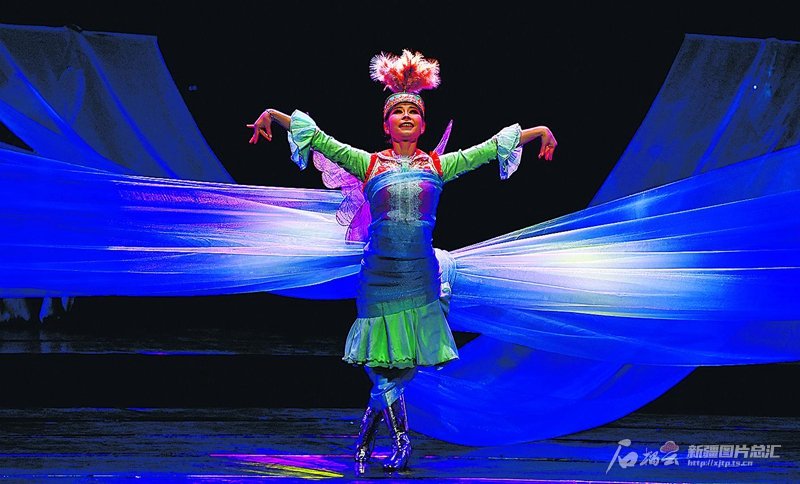七彩铸同心 歌舞动天山——第二届新疆文化艺术节掠影