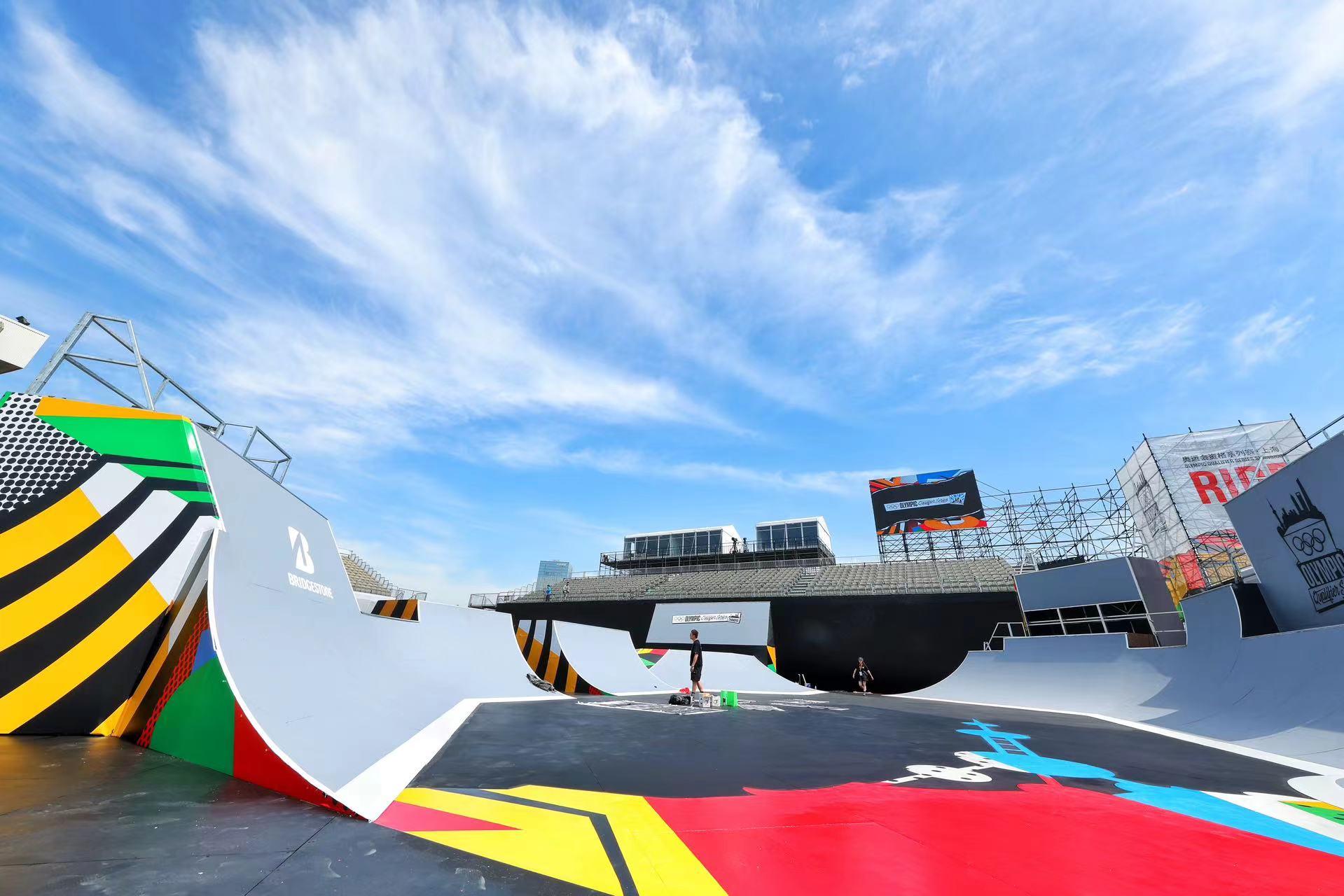 滑板场馆赛事经理谢罡同样表示,此次滑板比赛的碗池场地难度同样残