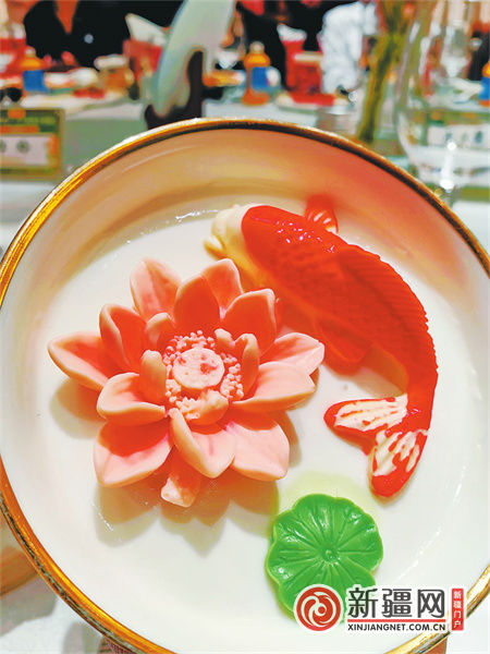 新疆创意菜品打造舌尖新体验 来乌鲁木齐开启一场"味蕾游"