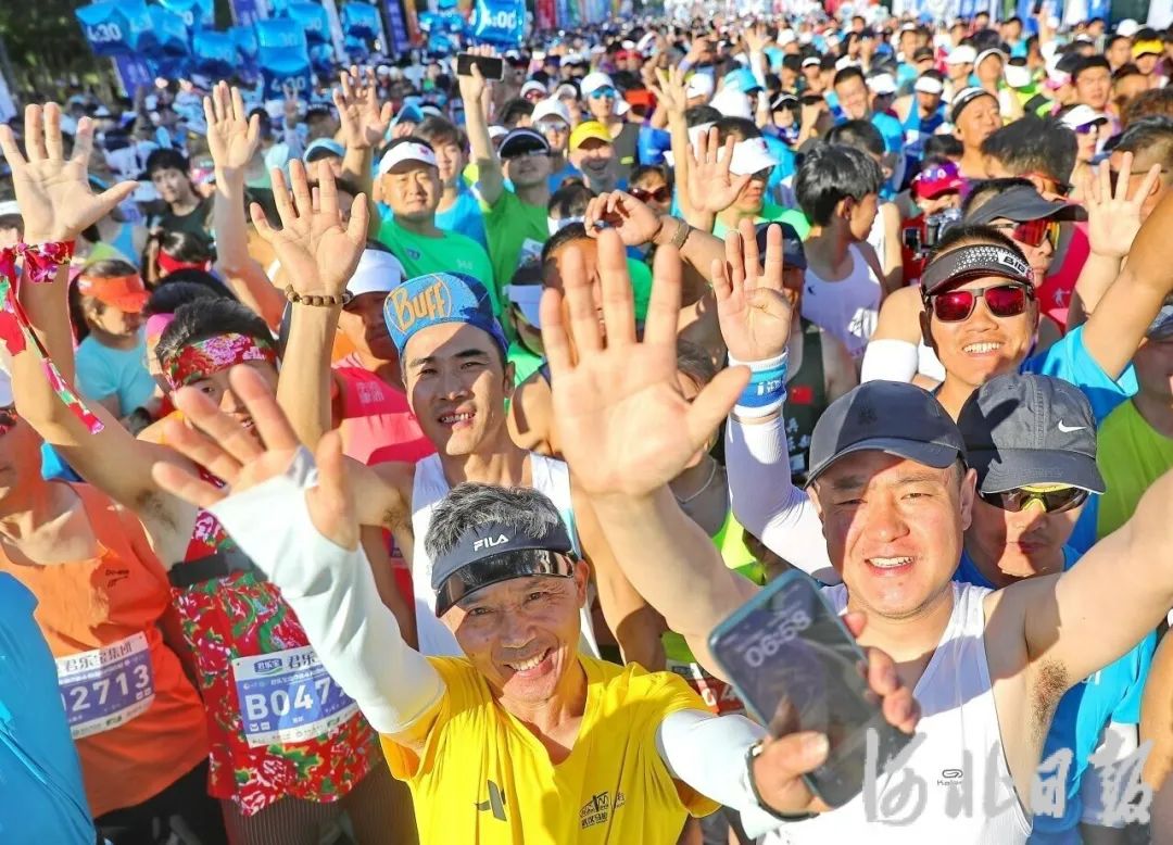 5月12日,2024秦皇岛马拉松开跑.河北日报通讯员 曹建雄摄