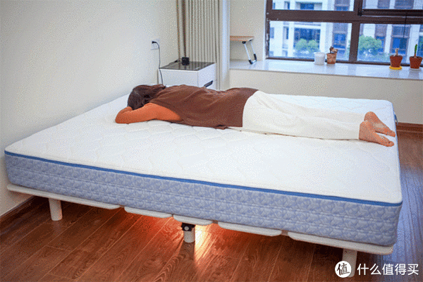 电动床垫怎么安装躺平已经过时了，现在流行的是躺不平，喜临门白骑士智能床让自定义睡眠成为可能_https://www.jmylbn.com_新闻资讯_第8张