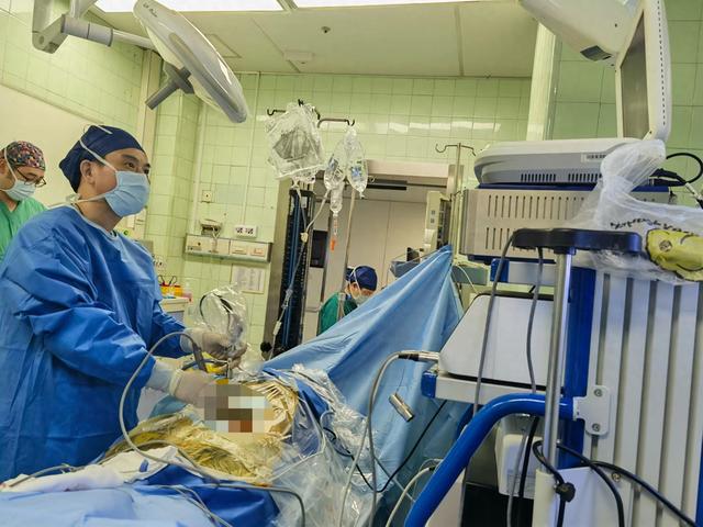 内镜下微创精准手术治疗腰椎病,专家:"开大刀"或成过去式