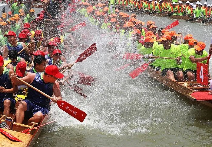 端午节龙舟巡游活动(资料图) 郑志波 摄