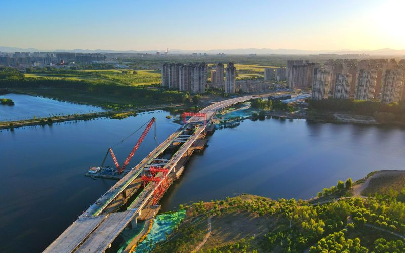 厂通路潮白河大桥主桥成功合龙,预计9月中旬具备通车条件