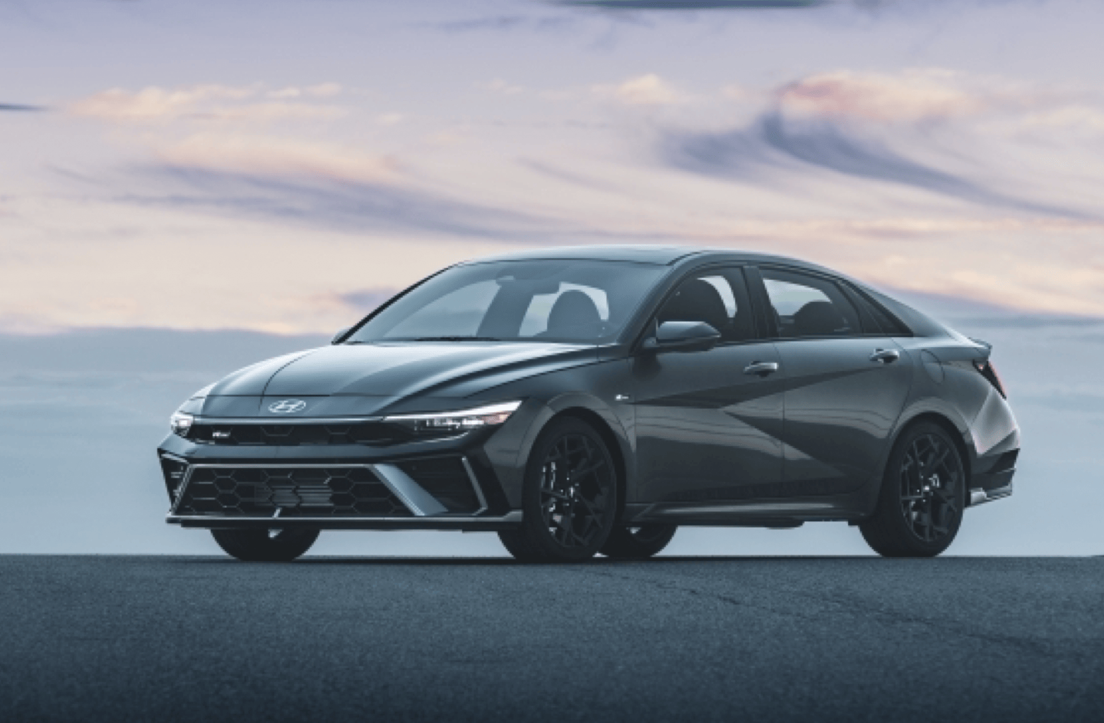 现代4月在美主销燃油车同比下滑达两位数,美国市场电动化转型加速?