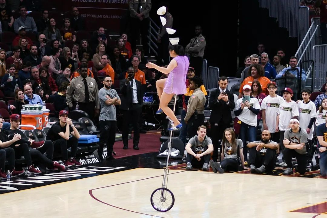 54岁中国大妈,统治nba30年