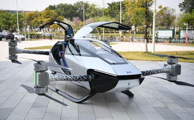 而在3月8日,小鹏汇天的电动垂直起降(evtol)航空器在广州中央商务区