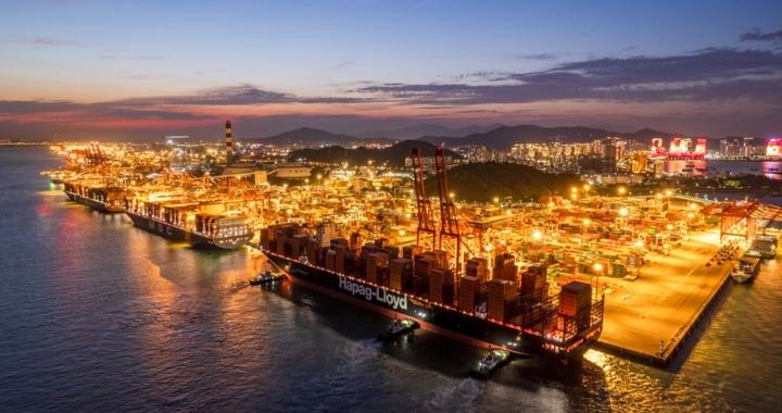 20万吨级“巨无霸”！三艘400米超大型集装箱船舶停靠厦门港