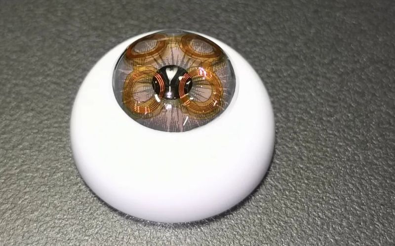 南京大学团队研发出眼动追踪隐形眼镜,动动眼睛就能"控制"物体