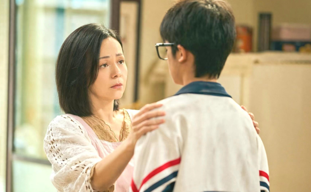她演了大半辈子坏女人,如今53岁强势翻红|王琳_新浪财经_新浪网