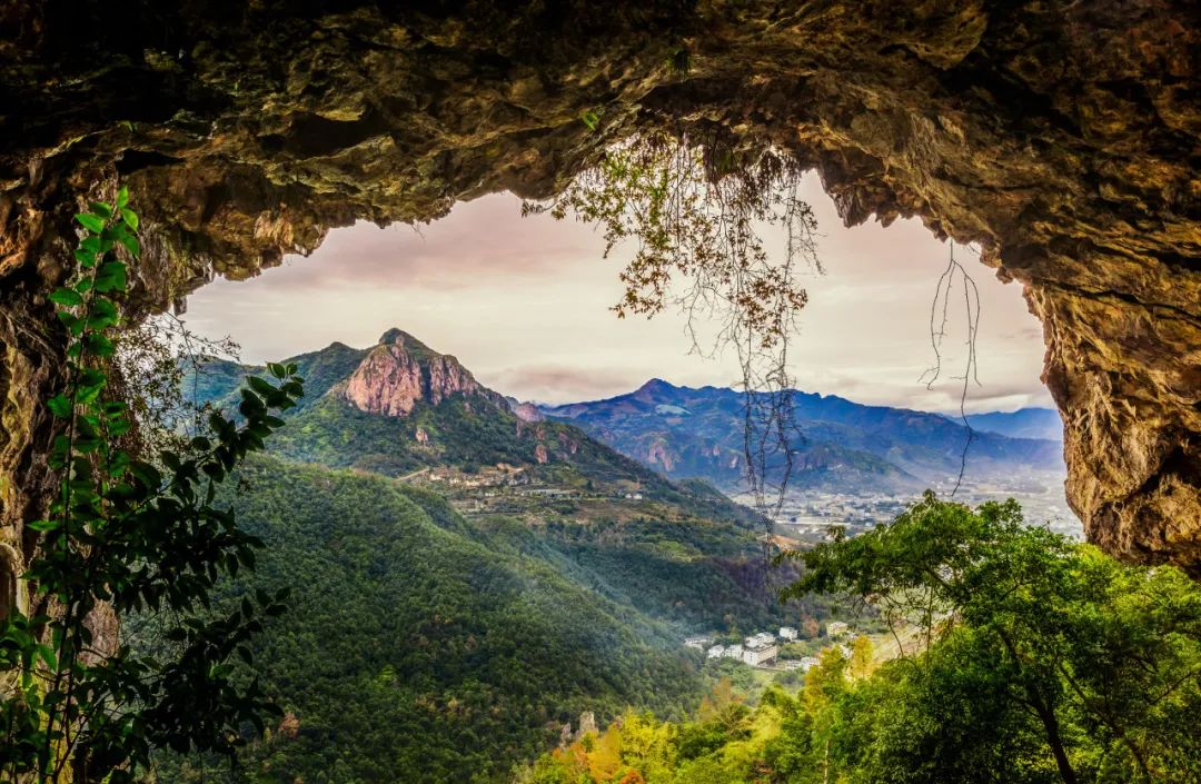 平阳县内容:结合5a级旅游景区的山水风光,布置各种体现江湖氛围的实景