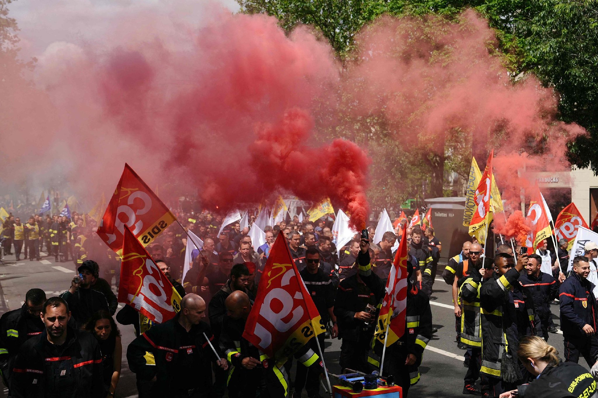 早安·世界|南非请求制止以色列加沙军事行动,以军空袭持续