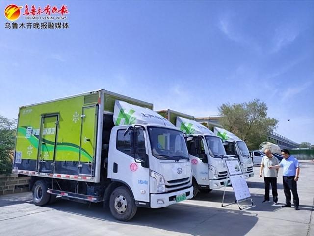 5月16日,在乌鲁木齐市隆盛达环保科技有限公司,三辆来自上海的氢能源