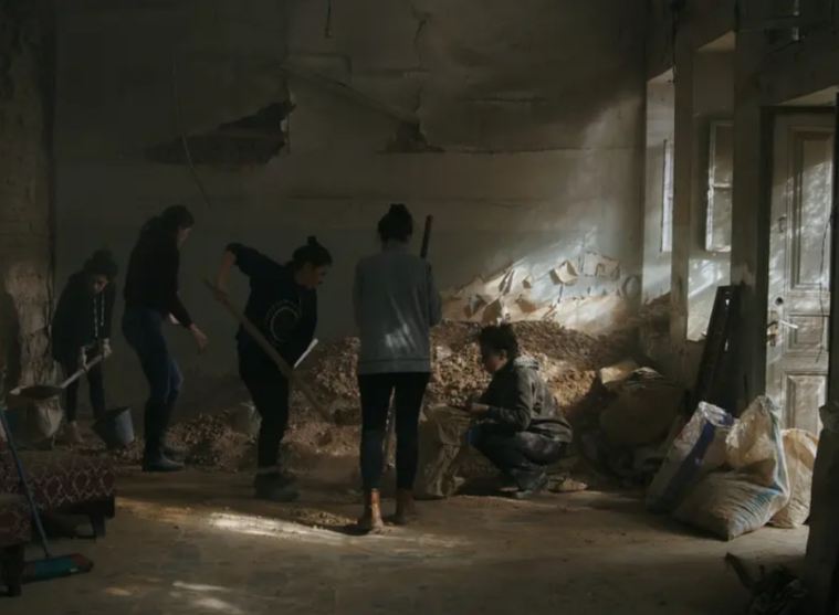 伊拉克,是少数民族雅兹迪人,极端组织"伊斯兰国"(isis)曾屠杀这一族裔