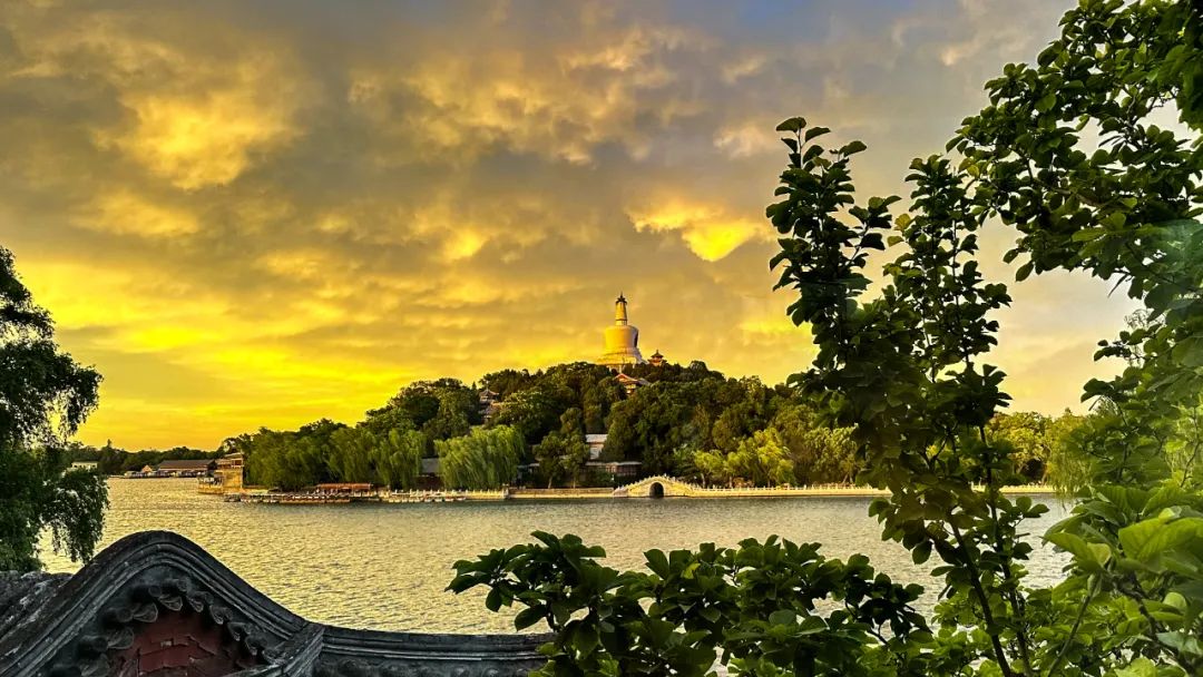 壁纸级美景!北海公园晚霞,美到窒息!