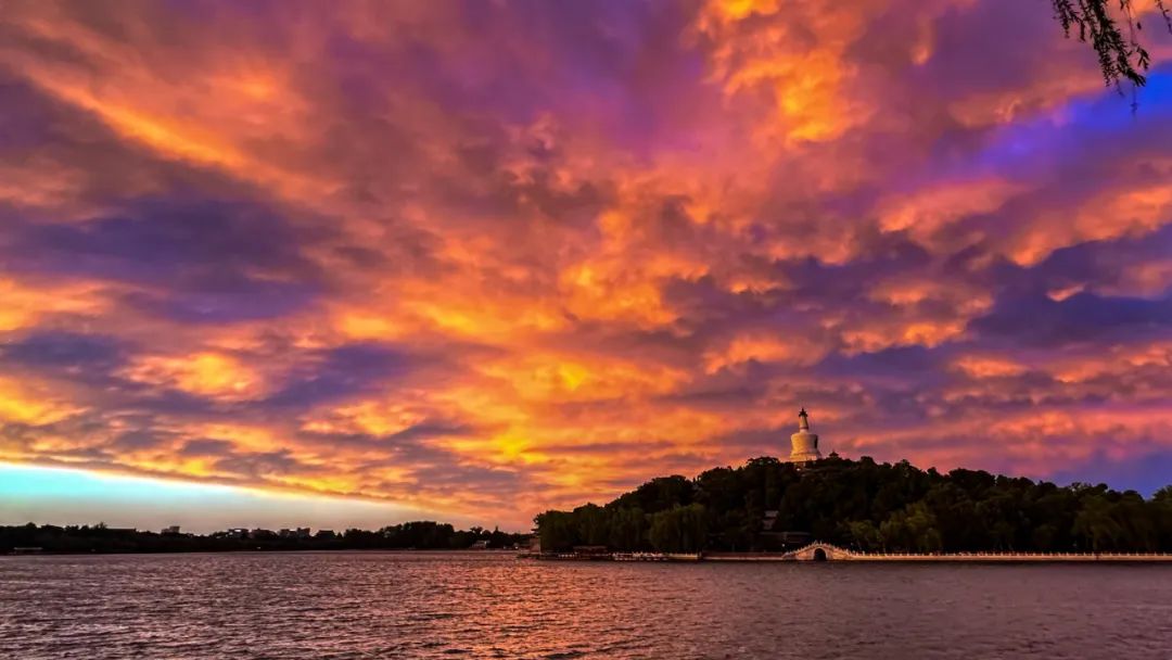 壁纸级美景!北海公园晚霞,美到窒息!