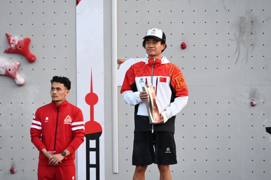 【体育】奥运会资格系列赛 · 上海又有三名中国运动员站上领奖台!