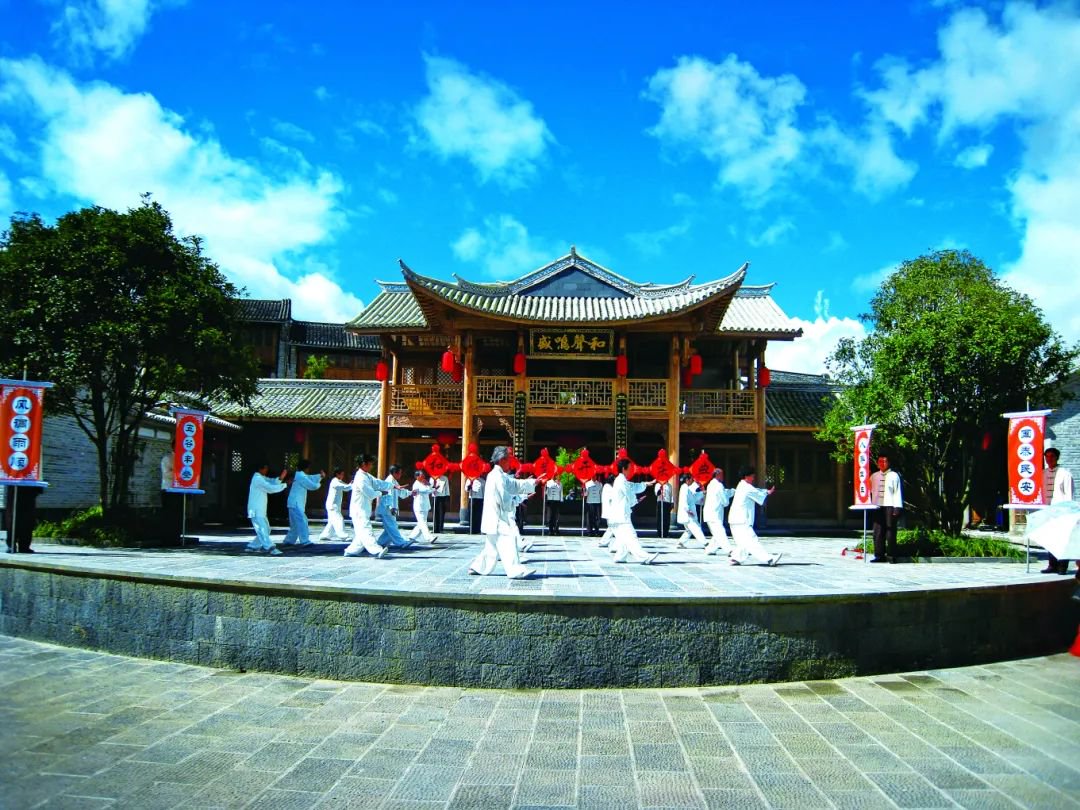 让古镇享誉"华侨之乡""书香名里"的美名独特的侨乡文化和马帮文化边地