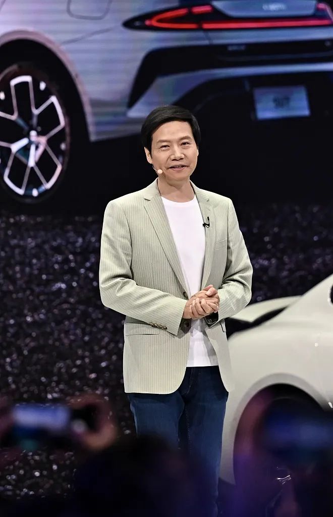 雷军直播遭恶意别车……回应"歌手"摇人,陈年疯狂打赏