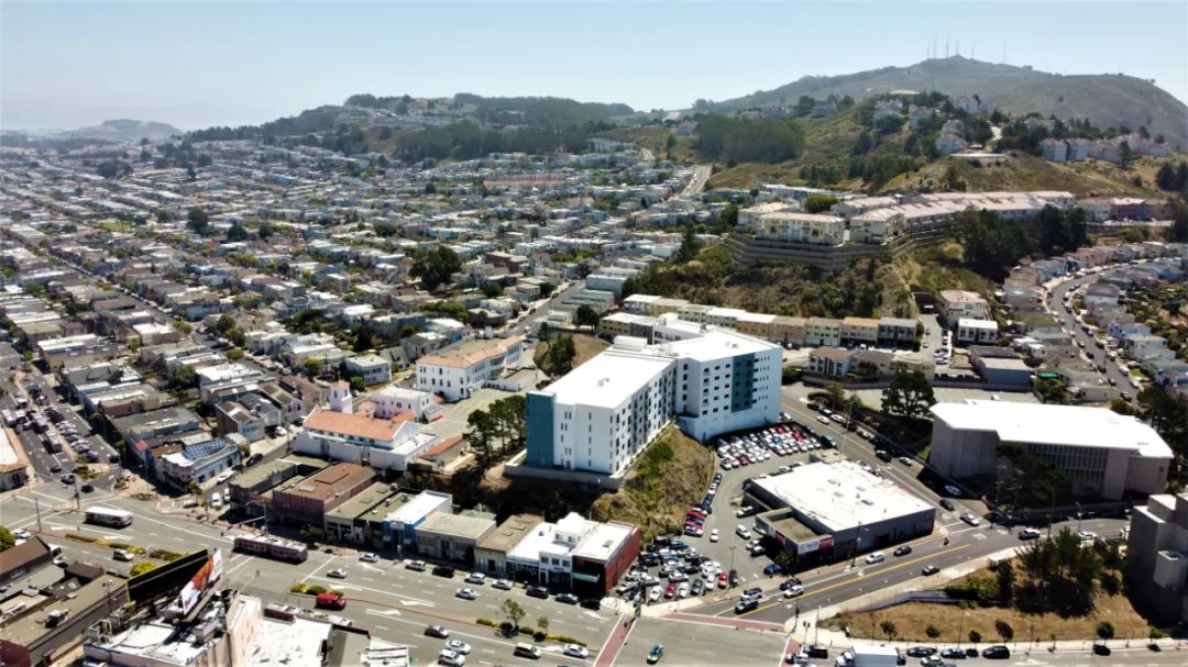 垫底的10所美国大学城!生活成本高,机会还少,就差立块牌子说"快逃"?