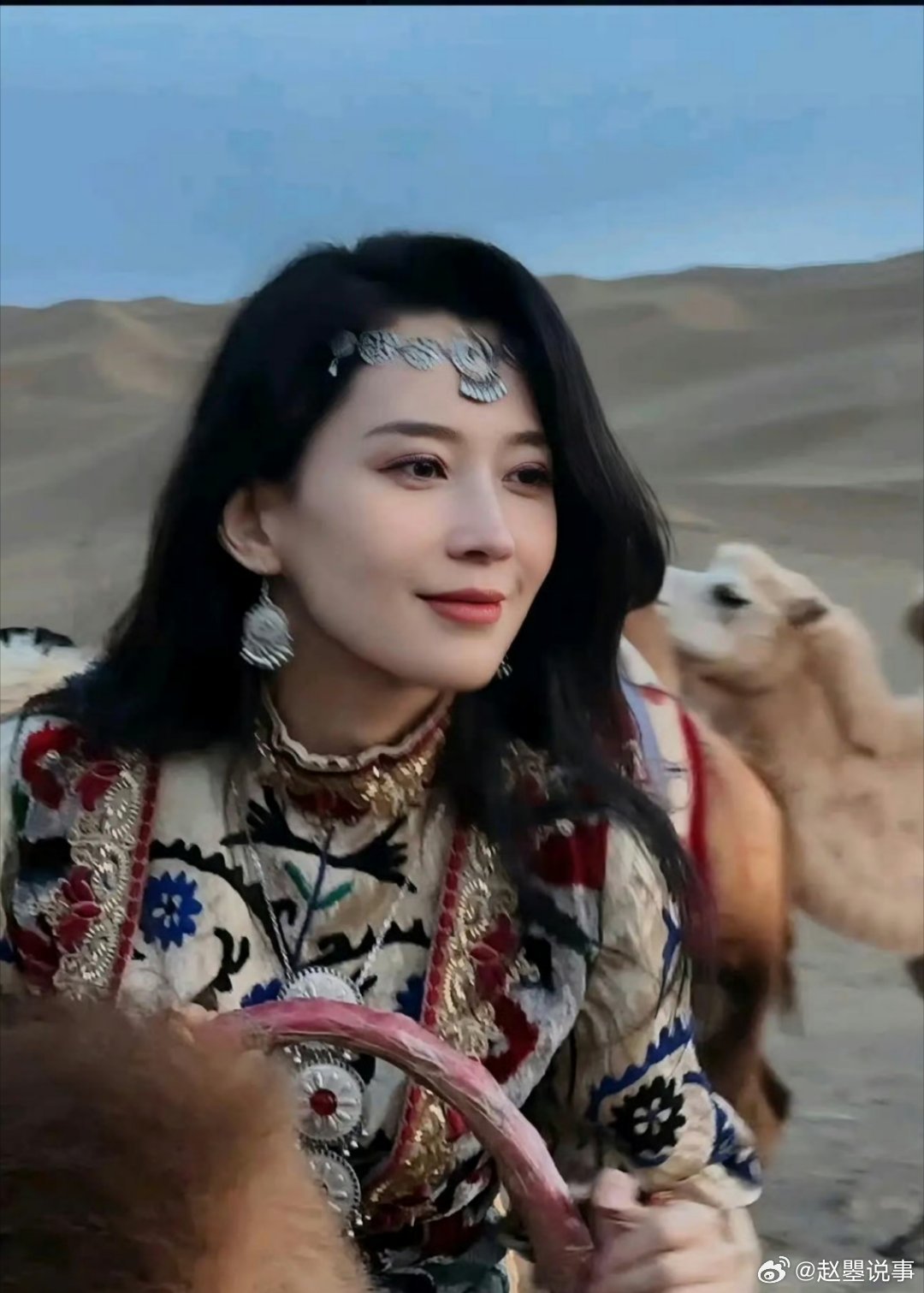 森林北(李巧)长得好像三星大公主李富真,你们觉得相似度有多少呢?_新浪新闻