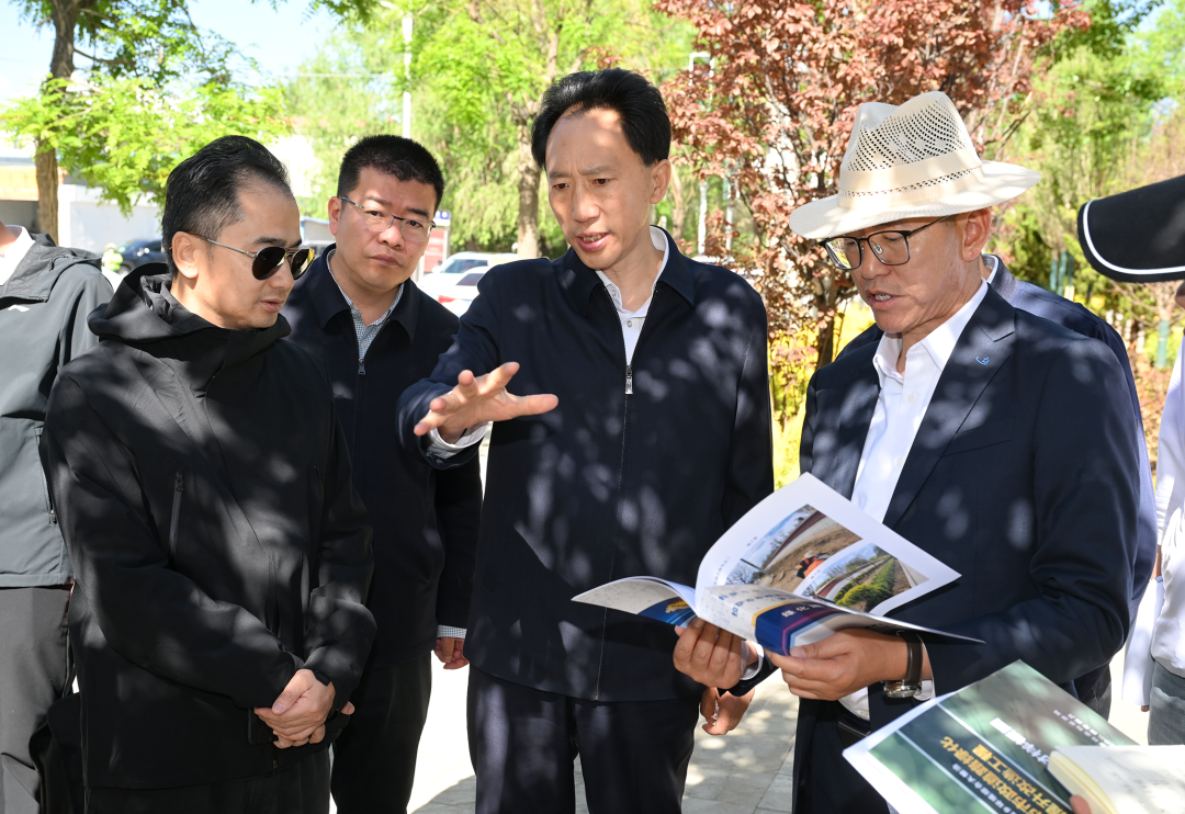 5月20日上午,自治区党委常委,拉萨市委书记肖友才来到城关区,督导调研
