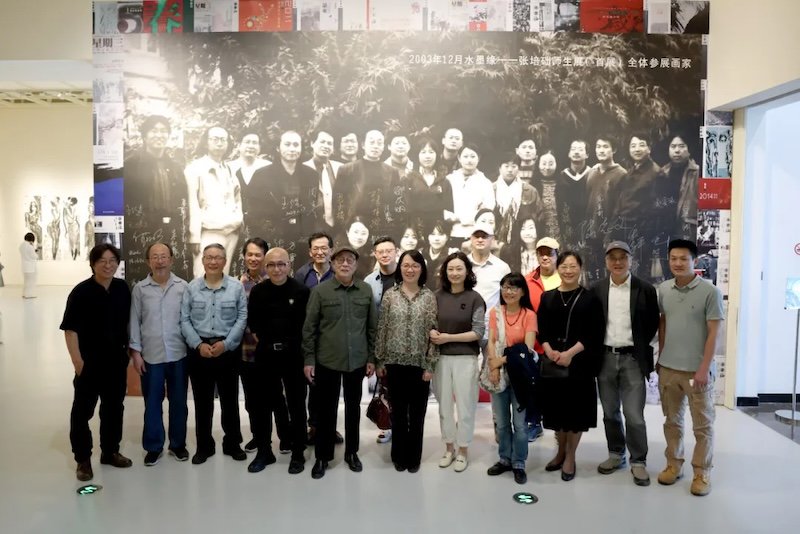 一周艺术人物|诗画"背面"的喻红,吉狄马加,庄艺岭