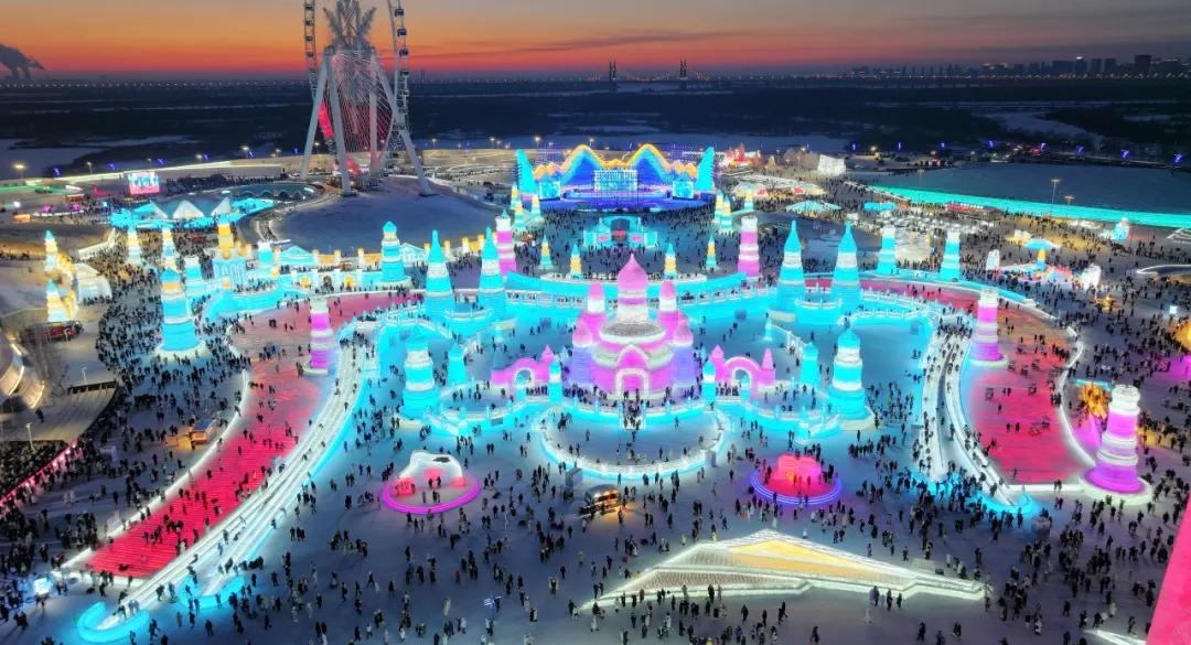哈尔滨国际冰雪节跻身世界四大冬令盛典,每年都吸引着成千上万的国内
